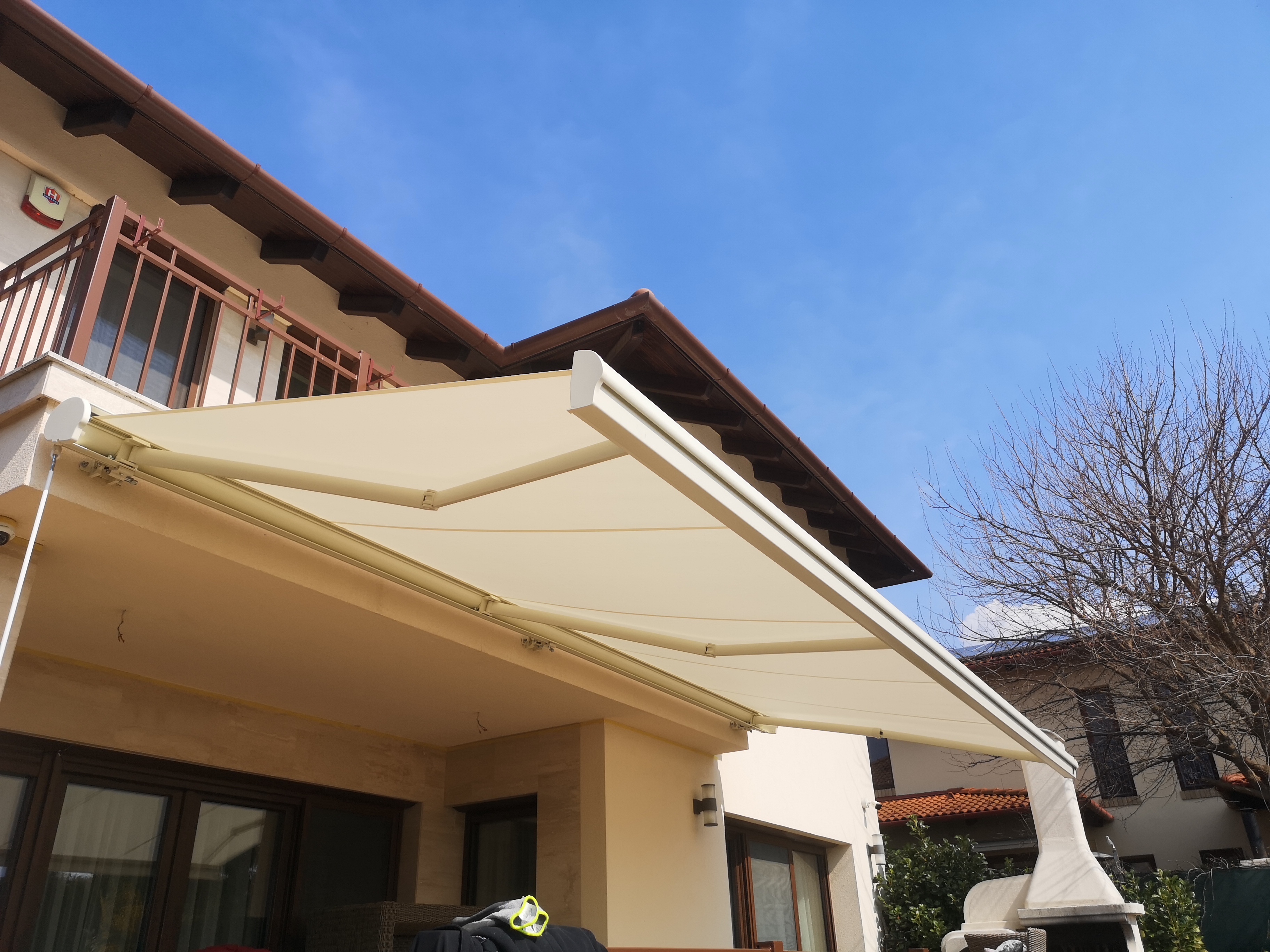 Tokozott kazettás napellenző RAL szín felár nélkül