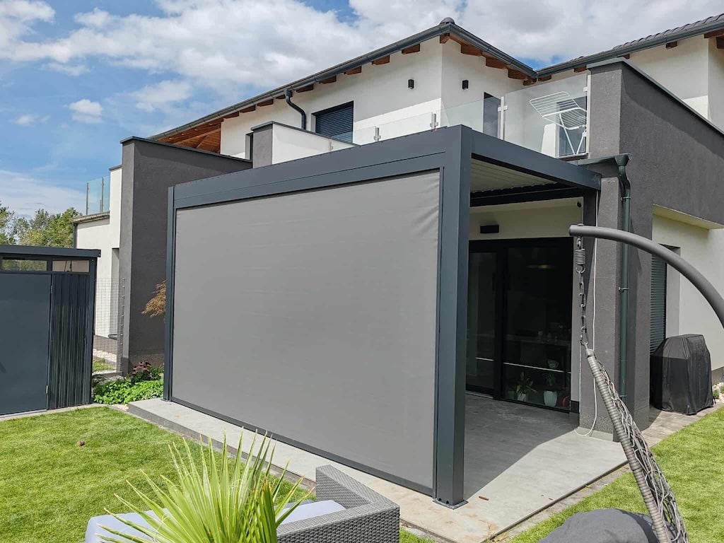 Zip Screen pergola oldalán szélbiztos